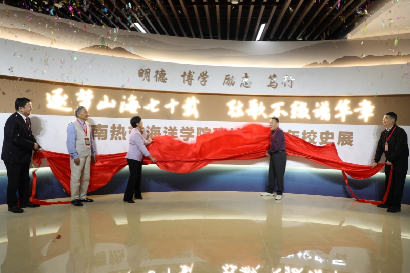 亚洲妇乱亚洲妇乱无码
