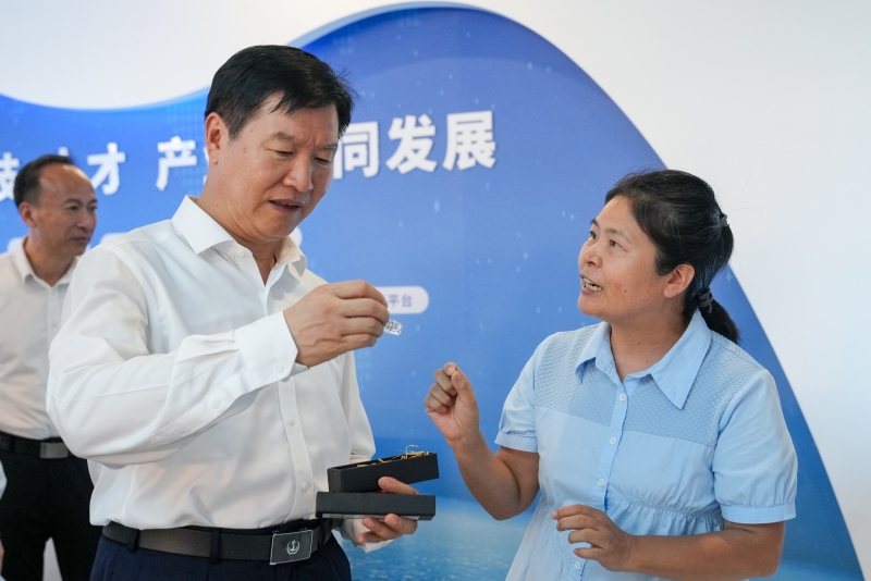 亚洲妇乱亚洲妇乱无码