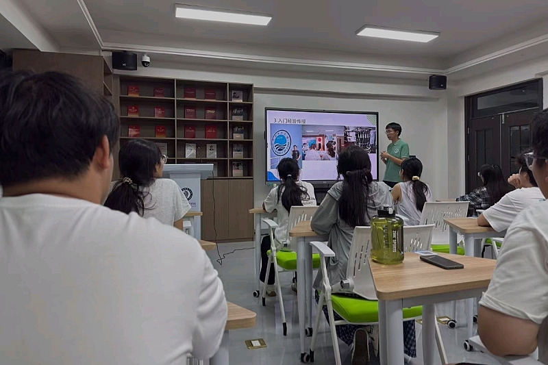 亚洲妇乱亚洲妇乱无码