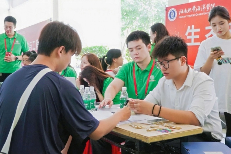 亚洲妇乱亚洲妇乱无码
