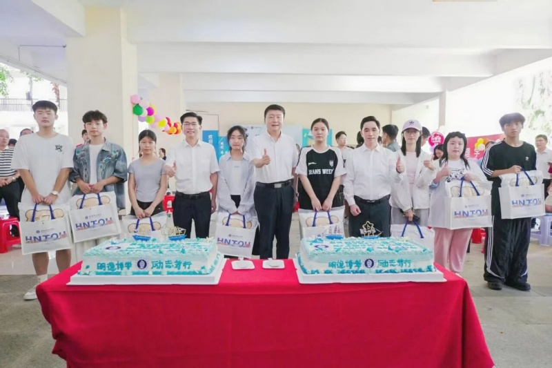 亚洲妇乱亚洲妇乱无码