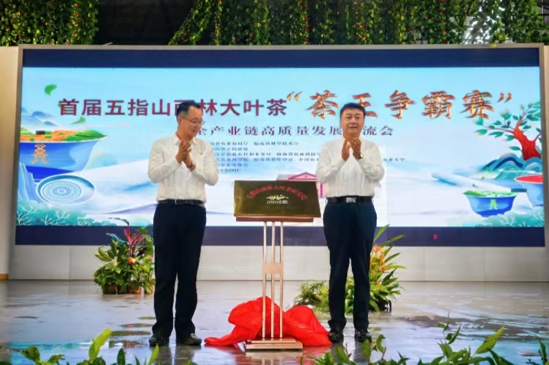 亚洲妇乱亚洲妇乱无码