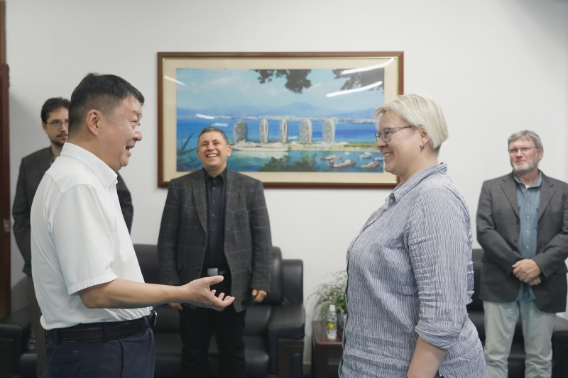 亚洲妇乱亚洲妇乱无码