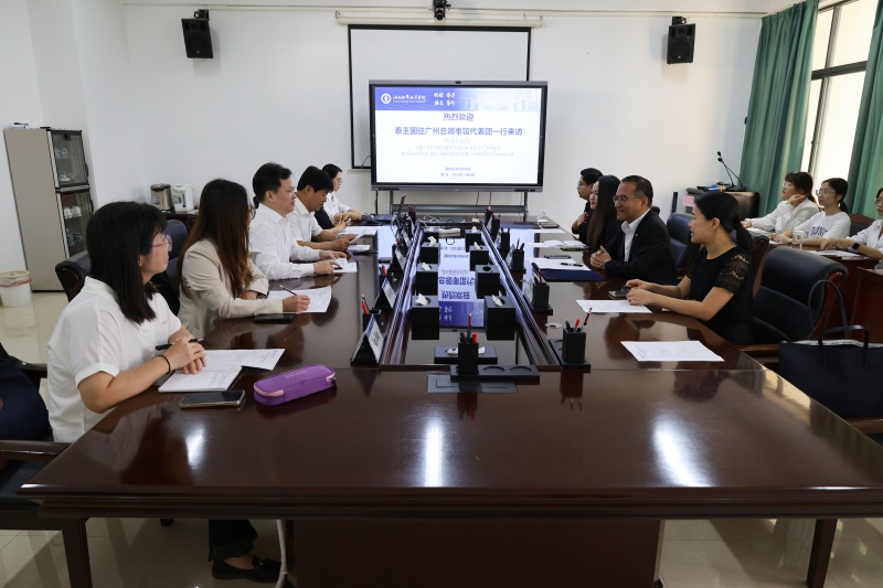 亚洲妇乱亚洲妇乱无码