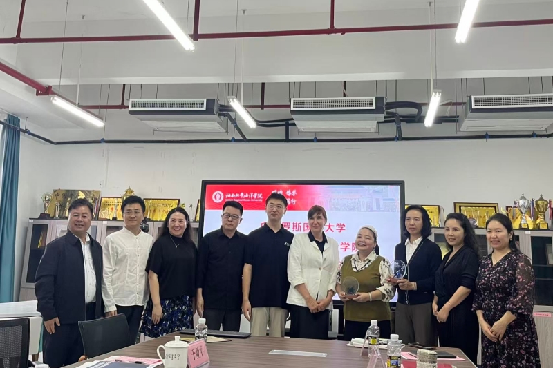 亚洲妇乱亚洲妇乱无码