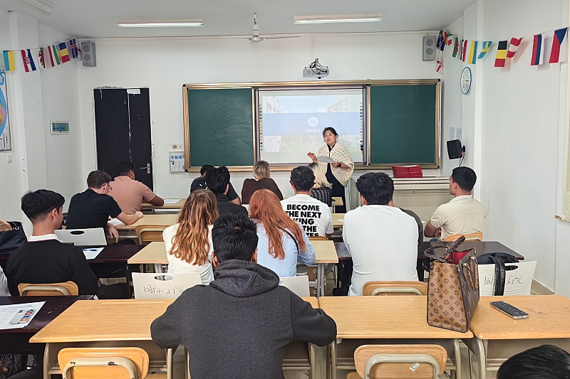 亚洲妇乱亚洲妇乱无码