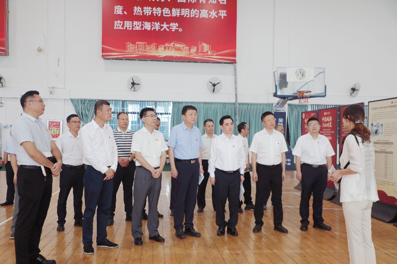 亚洲妇乱亚洲妇乱无码